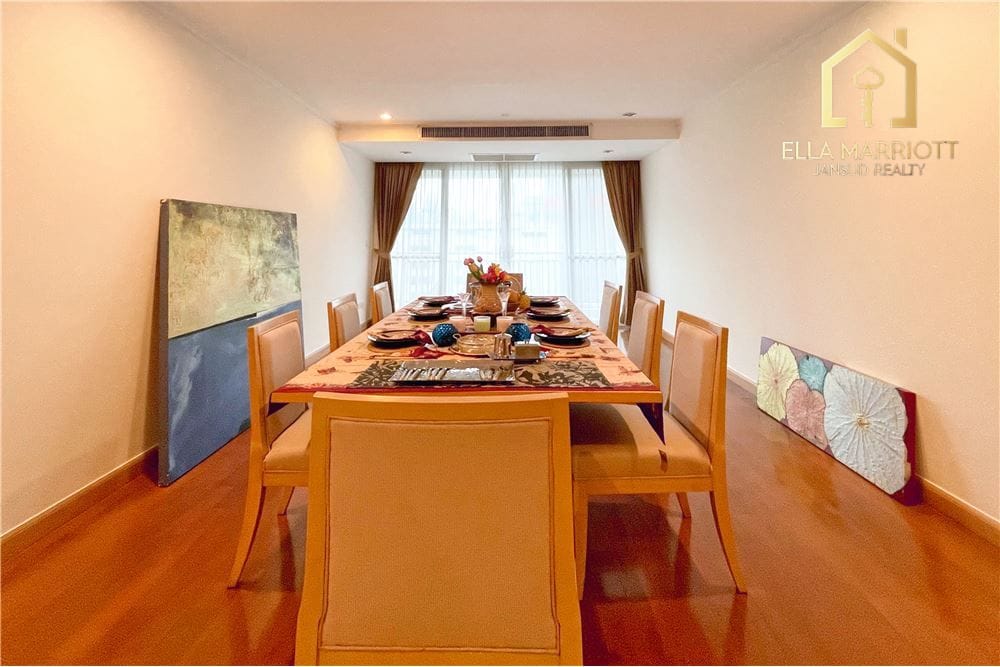 Pet-friendly furnished 3-bedroom near BTS with great location. 3