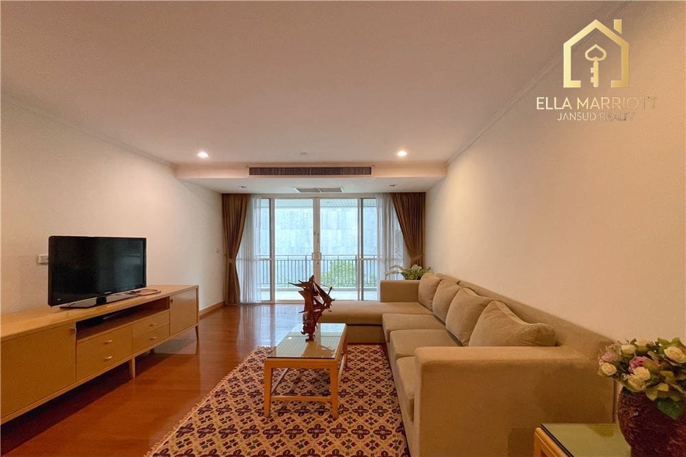 Pet-friendly furnished 3-bedroom near BTS with great location. 5