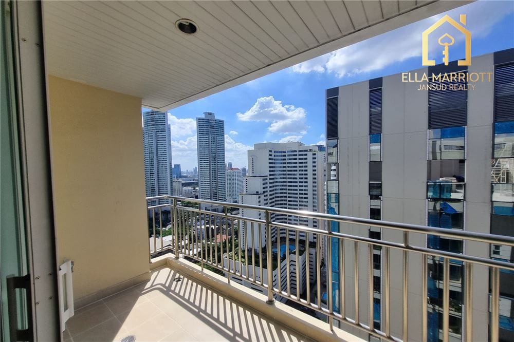 Luxurious 4BR Penthouse Duplex for Rent in Phrom Phong - 454sqm with 2 Living Areas 11