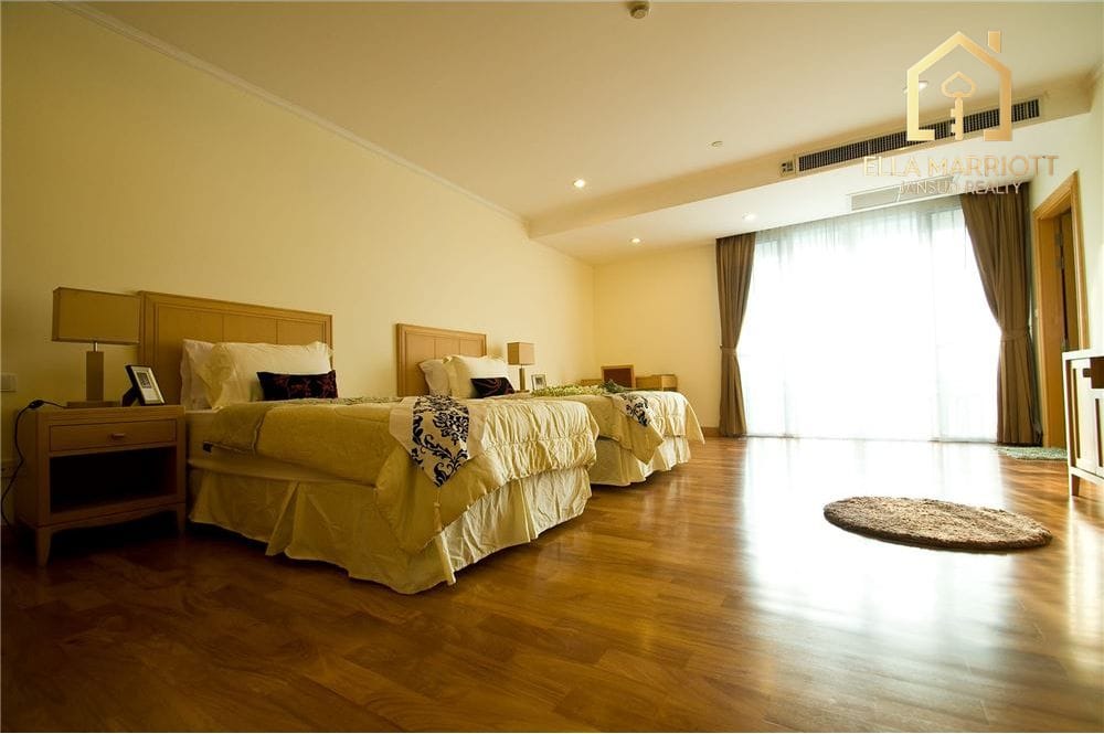 Luxurious 4BR Penthouse Duplex for Rent in Phrom Phong - 454sqm with 2 Living Areas 15