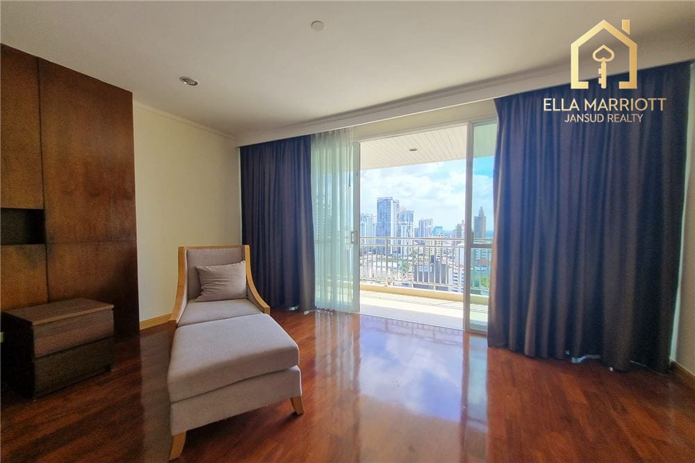 Luxurious 4BR Penthouse Duplex for Rent in Phrom Phong - 454sqm with 2 Living Areas 16