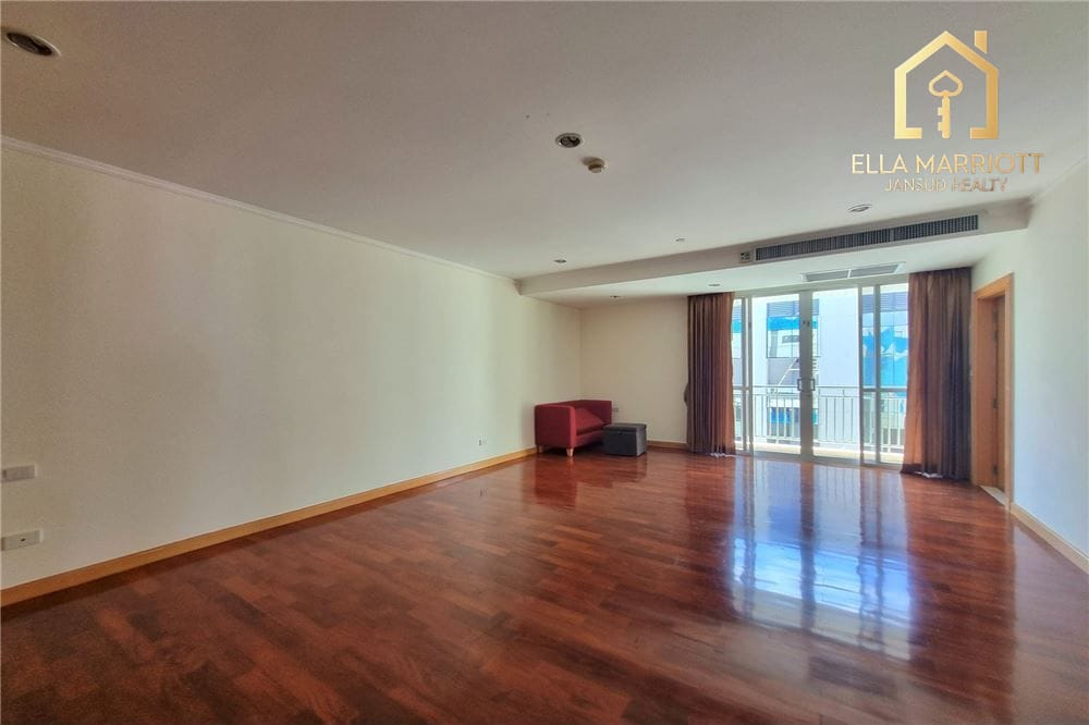 Luxurious 4BR Penthouse Duplex for Rent in Phrom Phong - 454sqm with 2 Living Areas 18