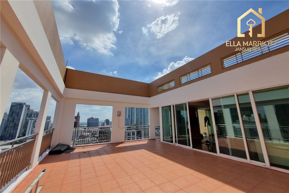 Luxurious 4BR Penthouse Duplex for Rent in Phrom Phong - 454sqm with 2 Living Areas 3