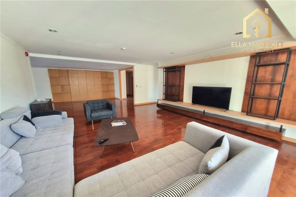 Luxurious 4BR Penthouse Duplex for Rent in Phrom Phong - 454sqm with 2 Living Areas 5