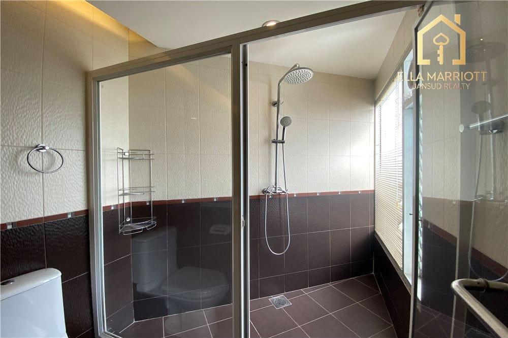 250sqm 3BR Apartment for Rent at 95K in Sathorn with Balcony 20