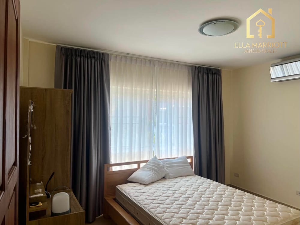 Spacious Private Pool Villa in Hua Hin 8