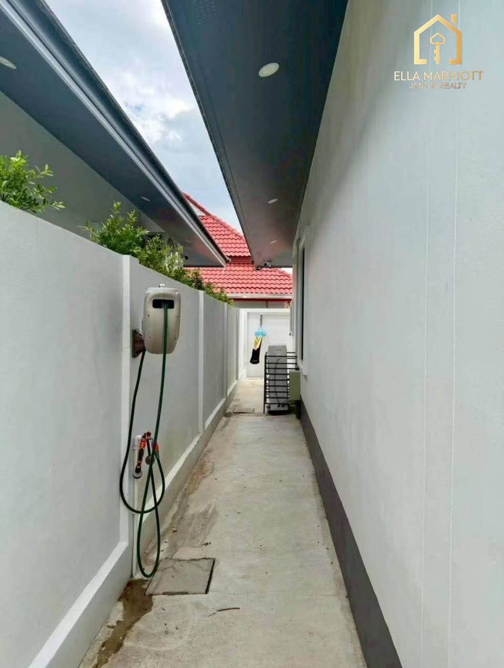 Fully Furnished Modern Family Home with Koi Pond – Fullrich Asset Phase 10 5