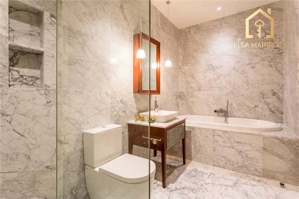 Luxury Condo at KHUN by YOO, 17 Mins Walk to BTS Thong Lo, Bangkok 8