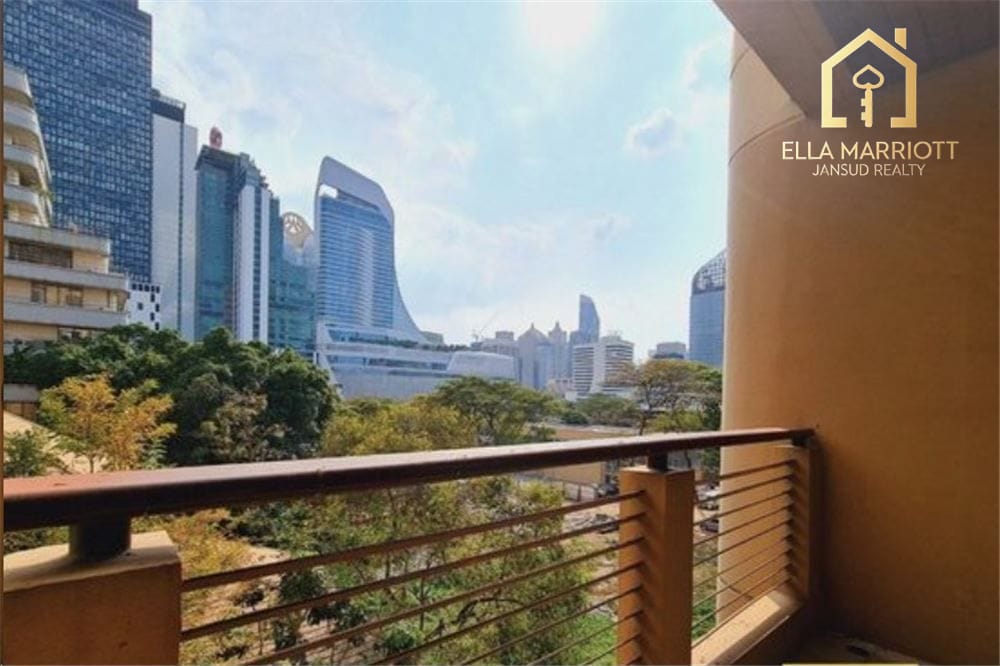 Cat-Friendly Modern 2-Bedroom  in Prime Pathumwan 5
