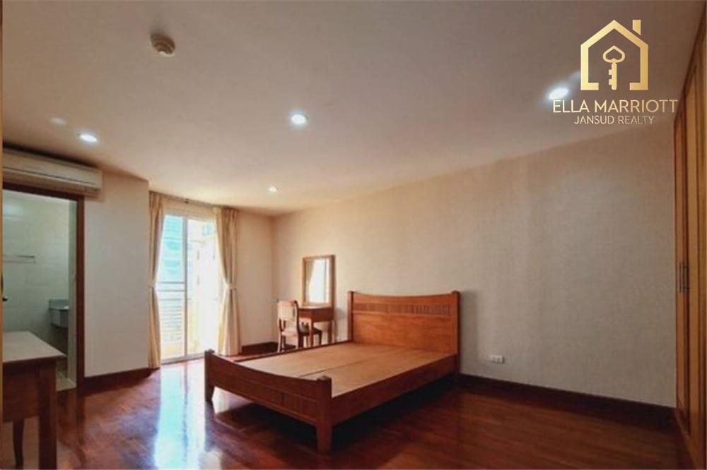 Cat-Friendly Modern 2-Bedroom  in Prime Pathumwan 9
