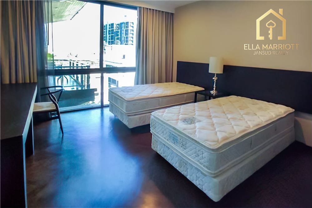 Rent 100K | 180sqm Reno 2BR | 500m to BTS Ekkamai | Boutique Living 10