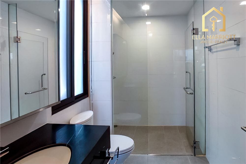 Rent 100K | 180sqm Reno 2BR | 500m to BTS Ekkamai | Boutique Living 13
