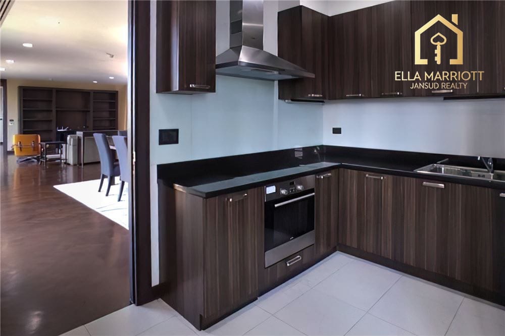 Rent 100K | 180sqm Reno 2BR | 500m to BTS Ekkamai | Boutique Living 5