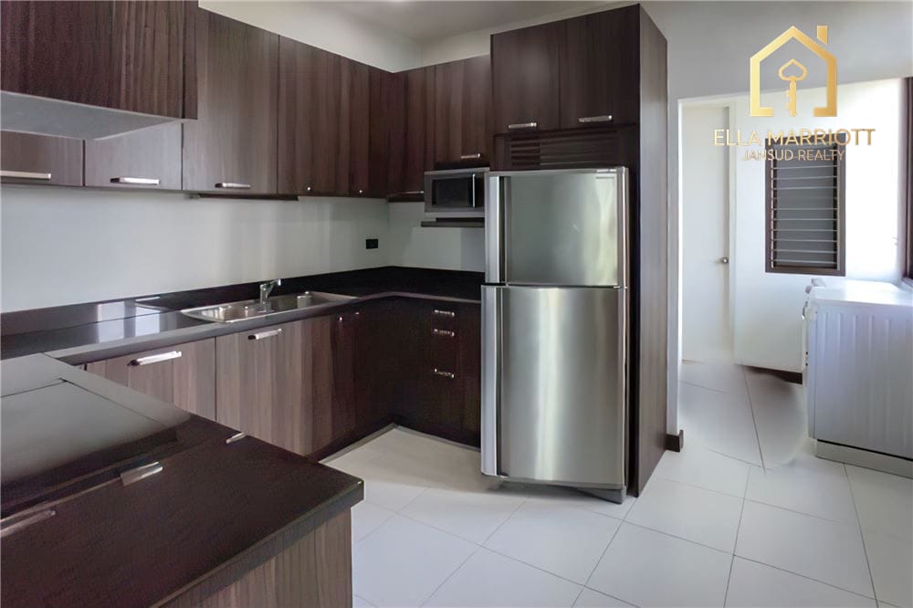 Rent 100K | 180sqm Reno 2BR | 500m to BTS Ekkamai | Boutique Living 6
