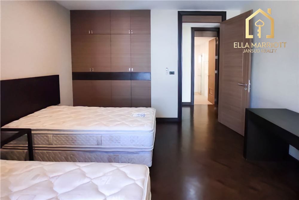 Rent 100K | 180sqm Reno 2BR | 500m to BTS Ekkamai | Boutique Living 9