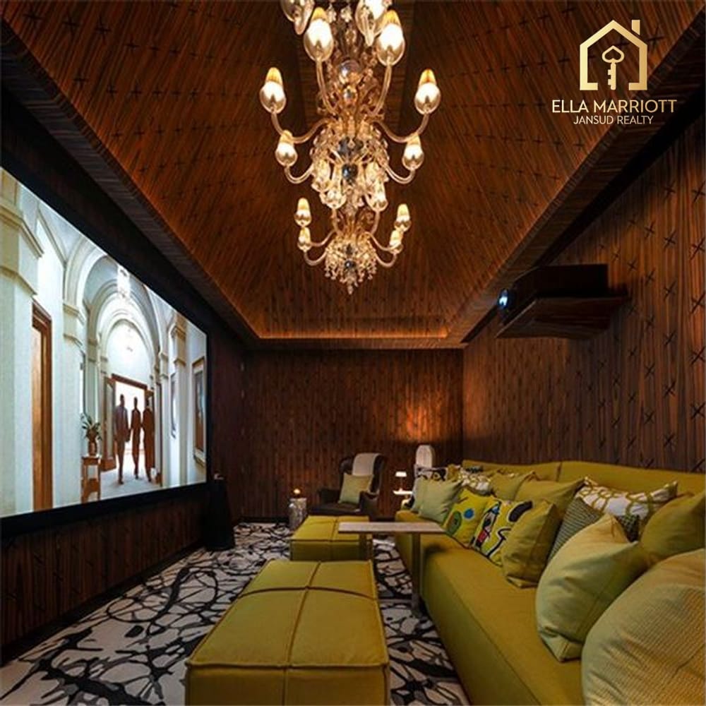 Stylish 2BR Condo in Vibrant Bangkok Hub 21