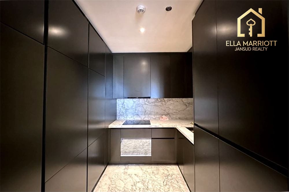 Stylish 2BR Condo in Vibrant Bangkok Hub 5