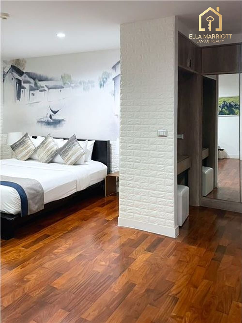 Luxurious Condo for Rent in Phaya Thai 13