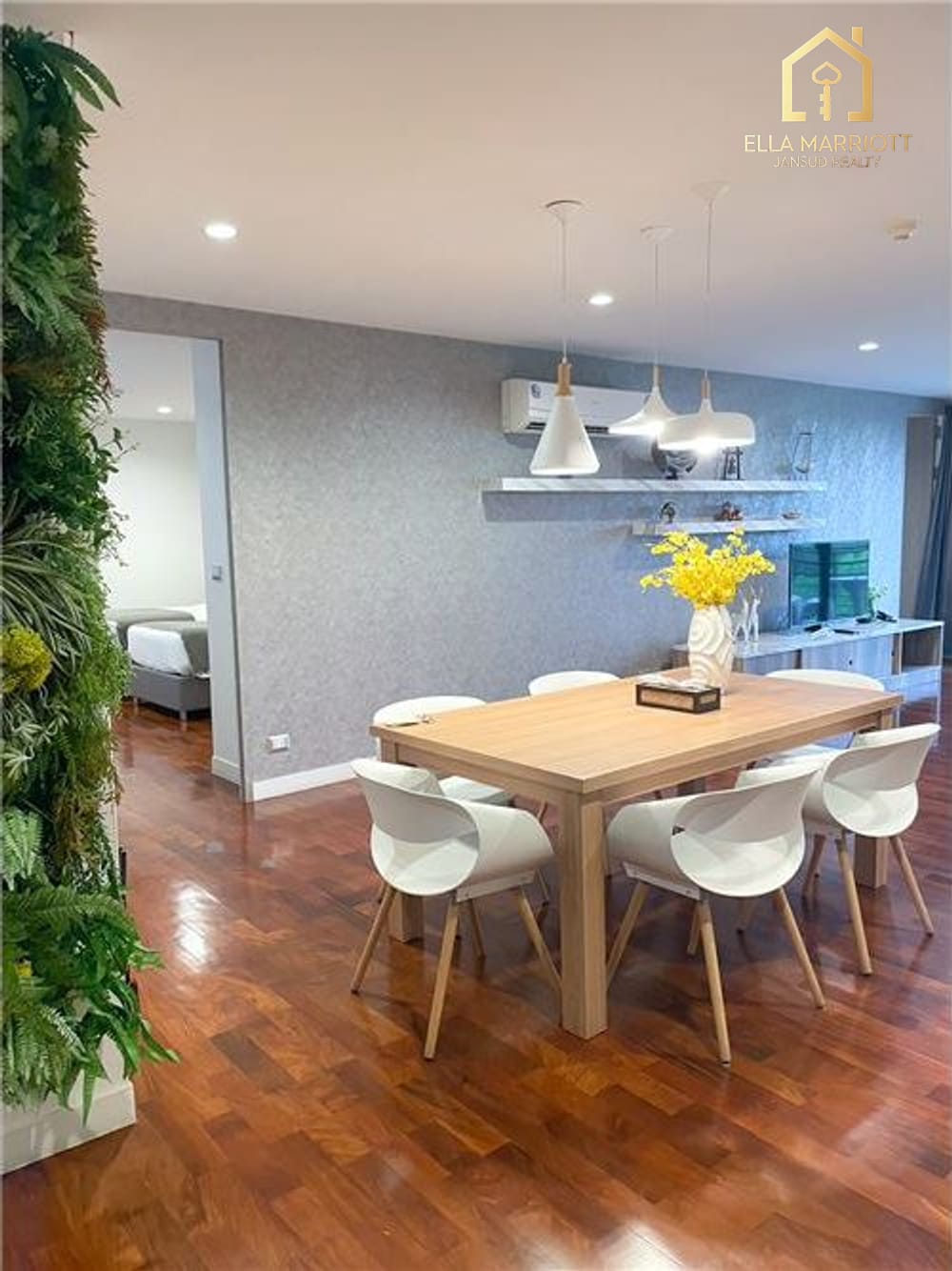 Luxurious Condo for Rent in Phaya Thai 2