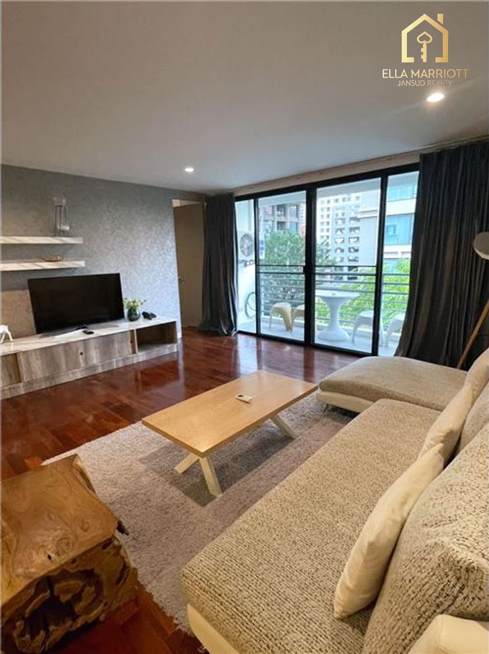 Luxurious Condo for Rent in Phaya Thai 4