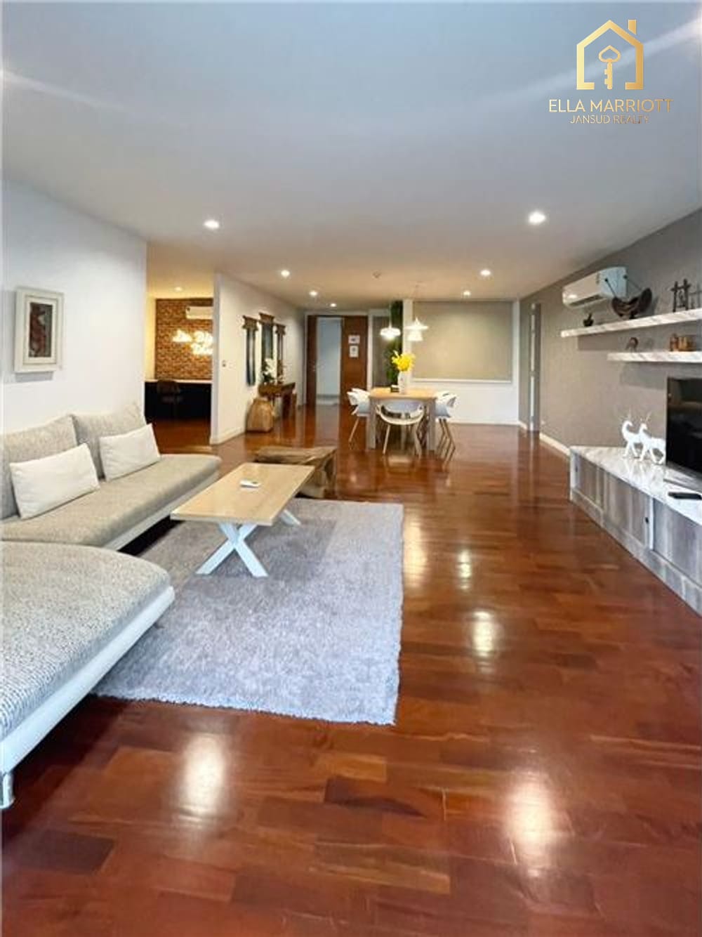 Luxurious Condo for Rent in Phaya Thai 6
