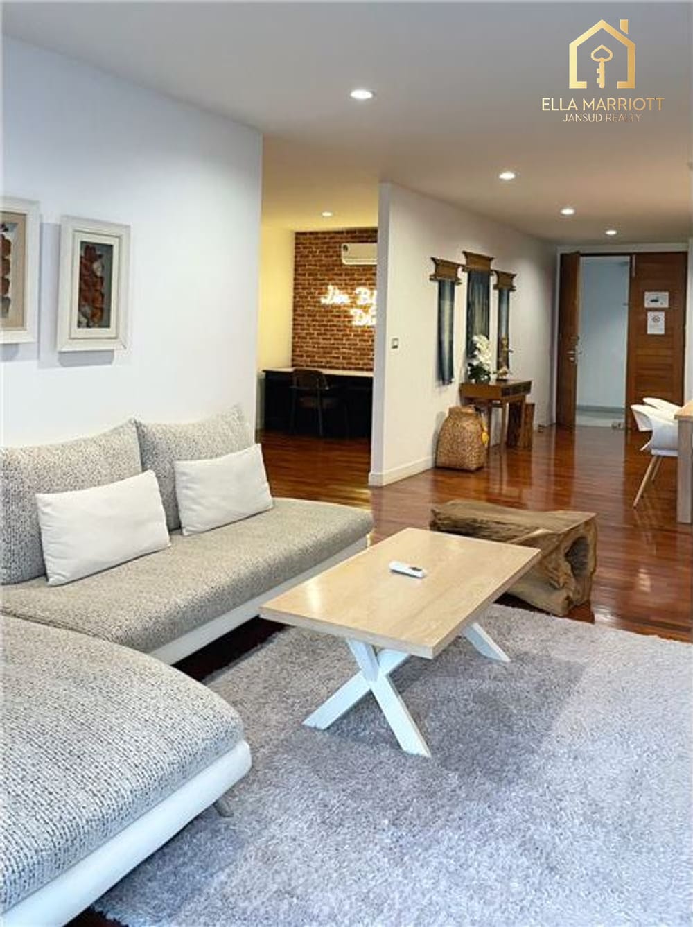 Luxurious Condo for Rent in Phaya Thai 7