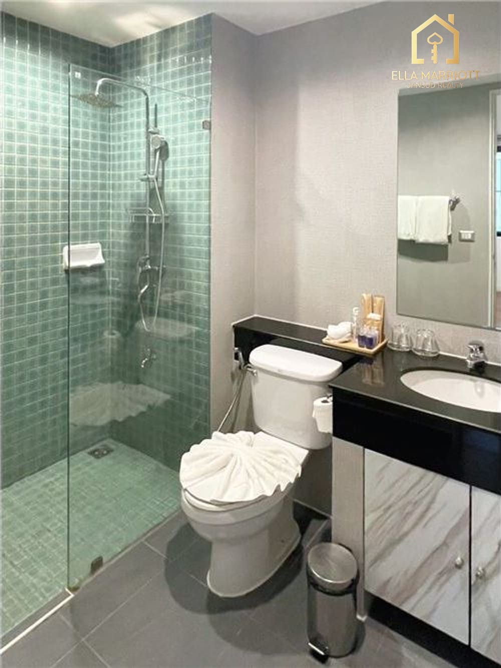 Luxurious Condo for Rent in Phaya Thai 9