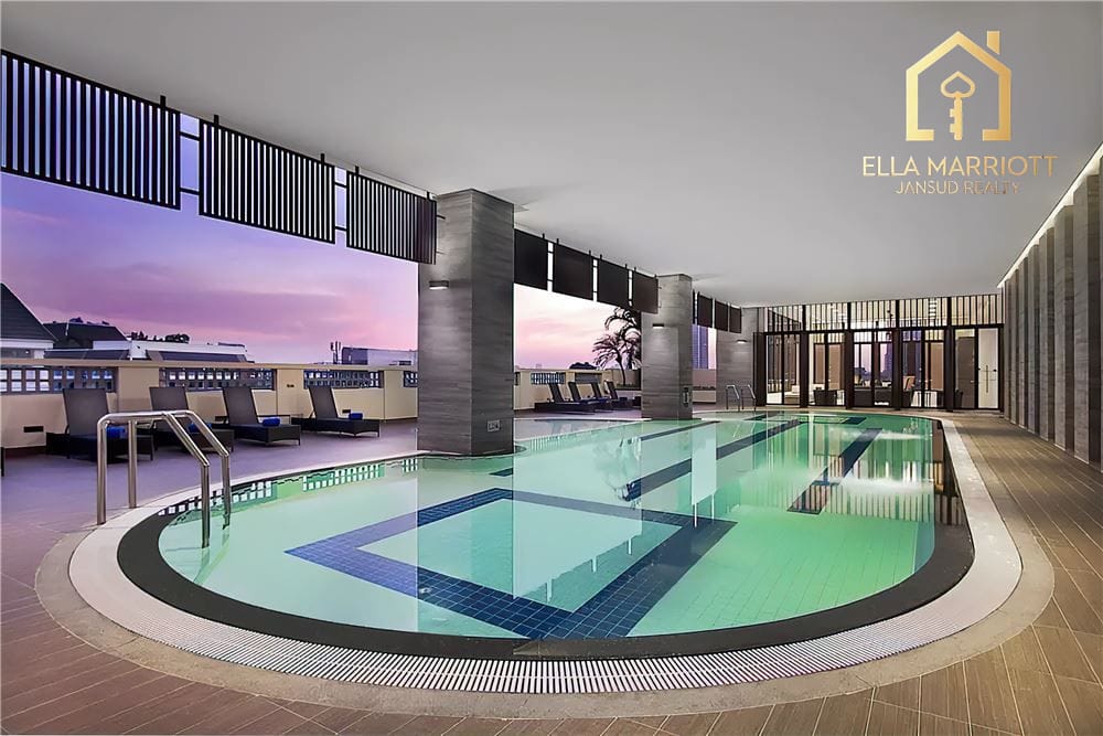 High-Rise Luxury Condo in Downtown: 3 Bedrooms, 3 Bathrooms 7