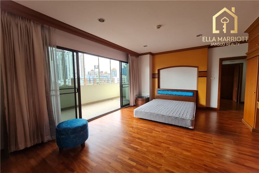 **Luxury Condo Living in Sukhumvit, Bangkok** 10