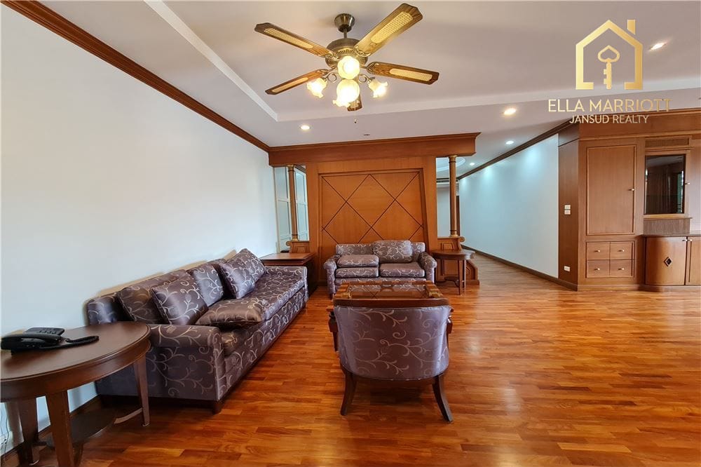 **Luxury Condo Living in Sukhumvit, Bangkok** 11