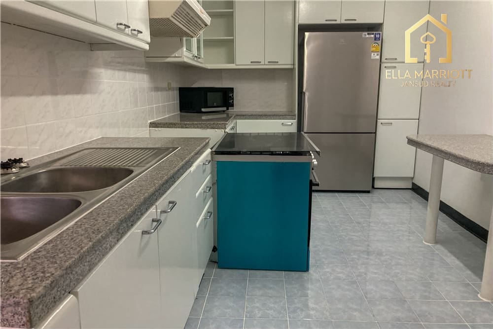 2 bed for rent big pet allowed BTS Nana 4