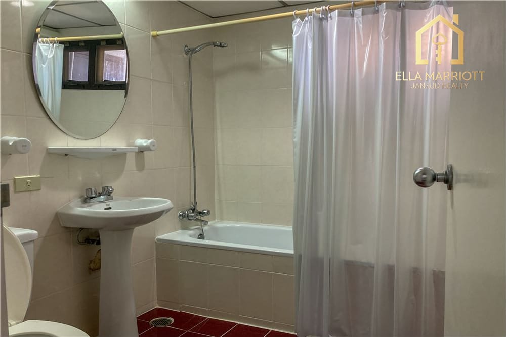 2 bed for rent big pet allowed BTS Nana 9