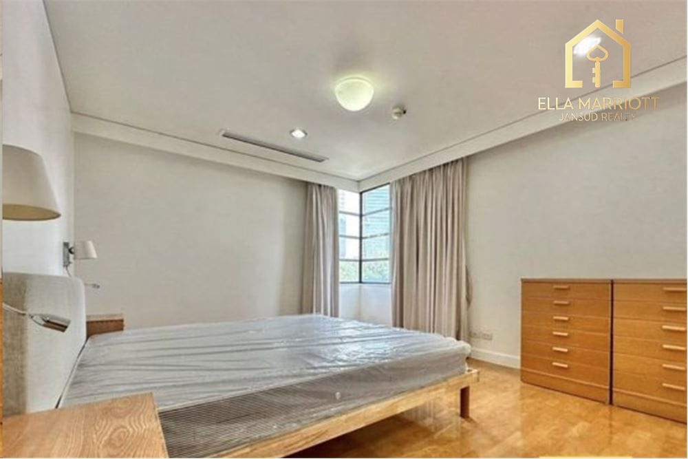 Rent 80K | 148sqm 3BR Low-Rise | Sathorn Soi 1 | Walk to MRT Lumpini 8