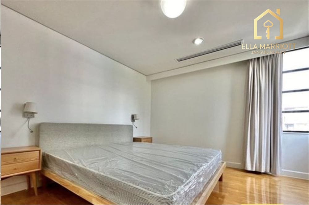 Rent 80K | 148sqm 3BR Low-Rise | Sathorn Soi 1 | Walk to MRT Lumpini 9