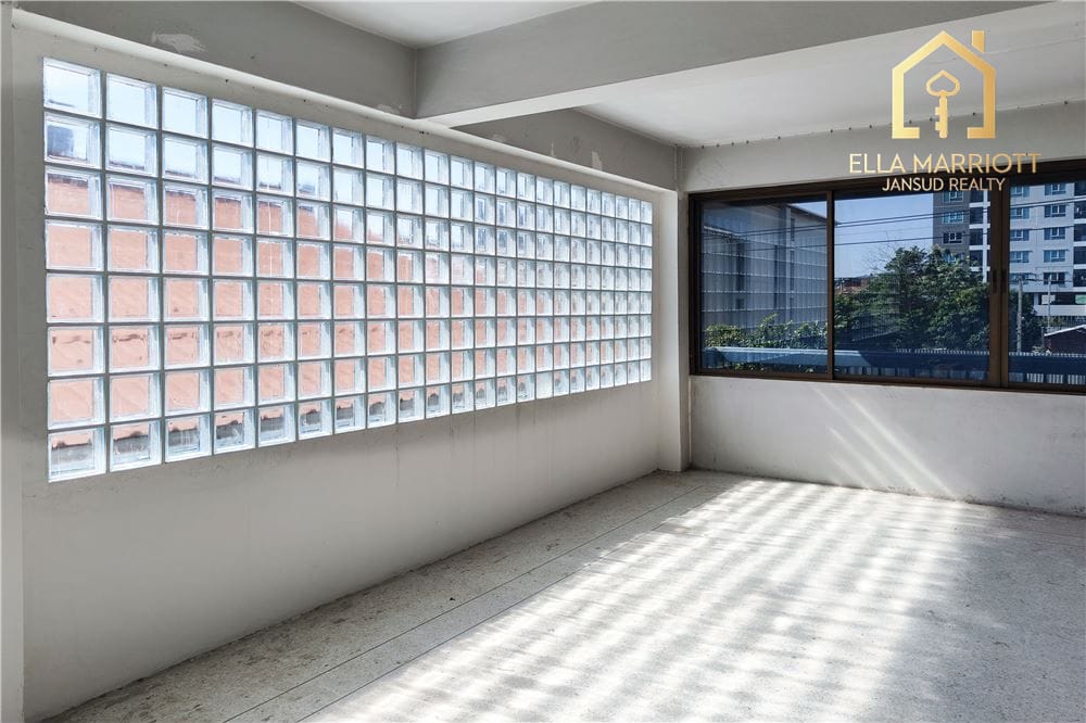 Commercial Building Great Condition- Sukhumvit 101 70
