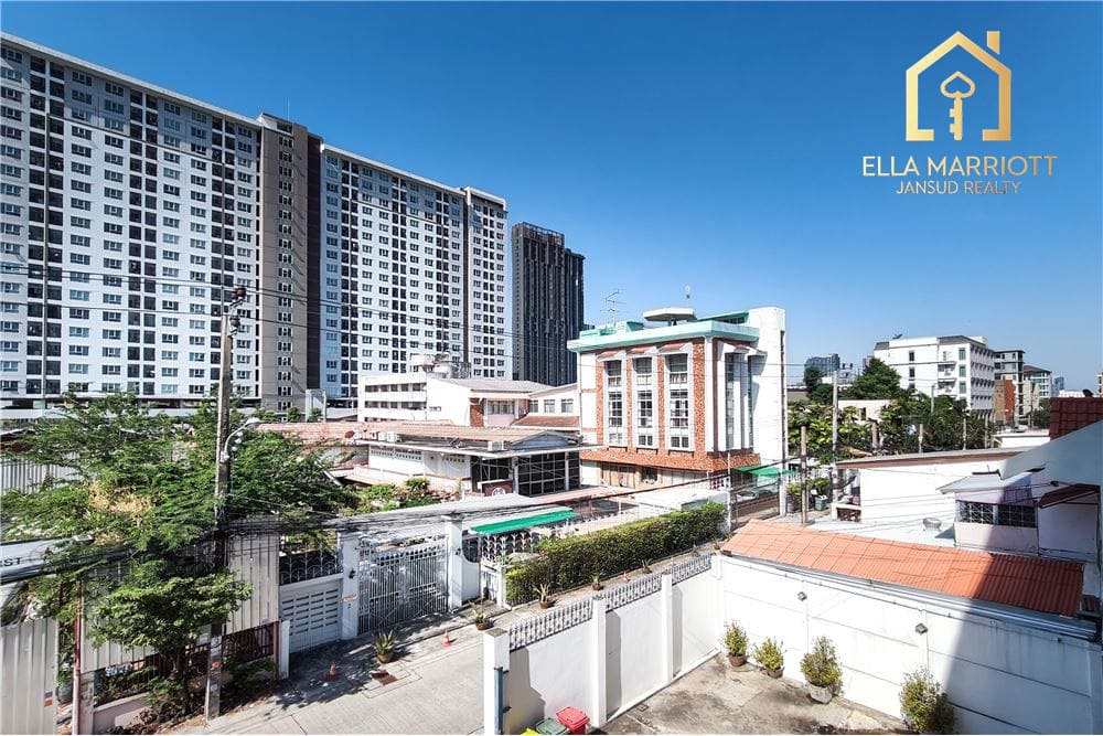 Commercial Building Great Condition- Sukhumvit 101 74