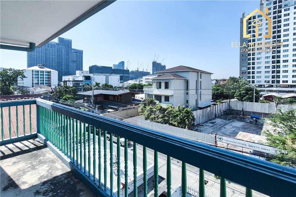 Commercial Building Great Condition- Sukhumvit 101 89