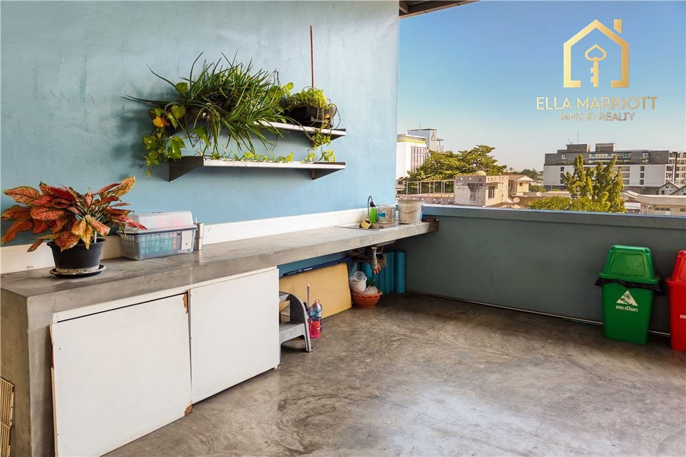 Commercial Building Great Condition- Sukhumvit 101 93