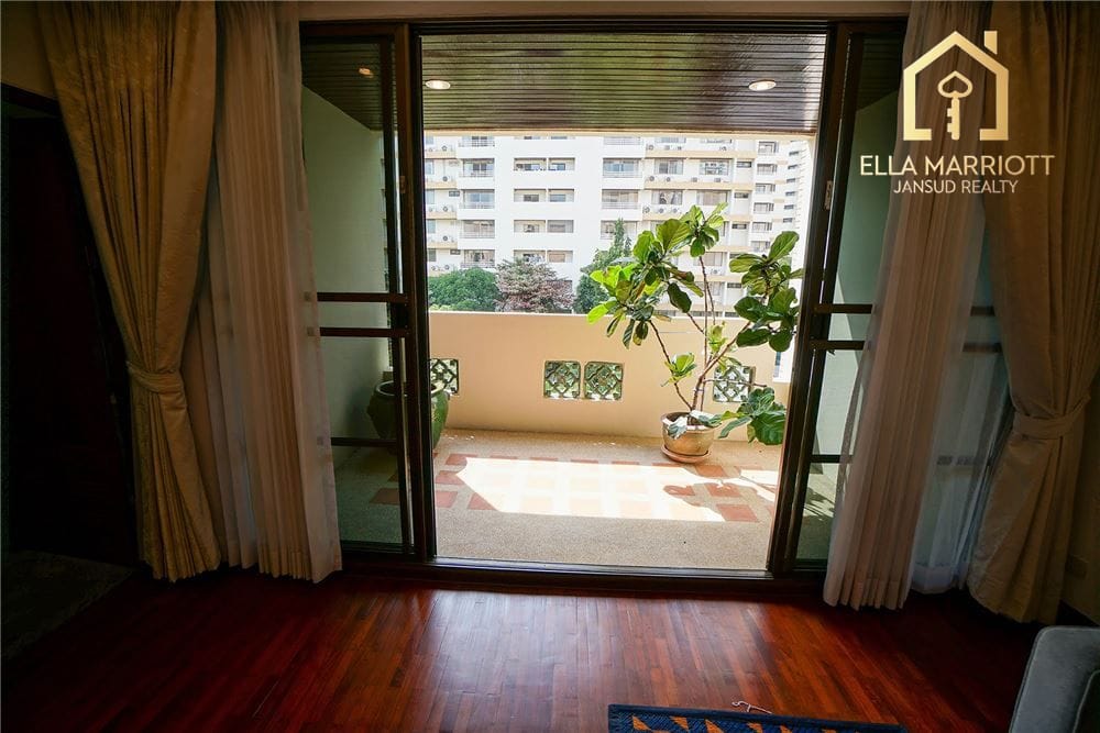 Cozy 3-Bedroom Low-Rise Apartment in Prime Sukhumvit 13