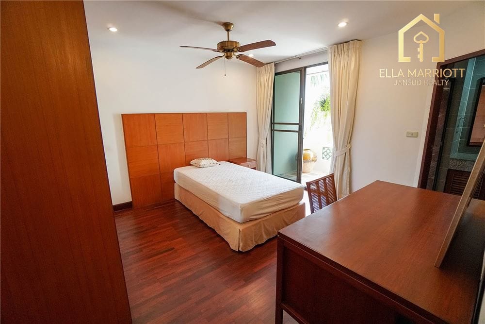 Cozy 3-Bedroom Low-Rise Apartment in Prime Sukhumvit 14