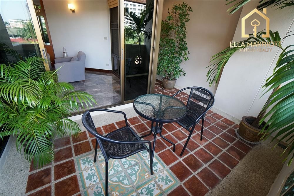 Cozy 3-Bedroom Low-Rise Apartment in Prime Sukhumvit 2