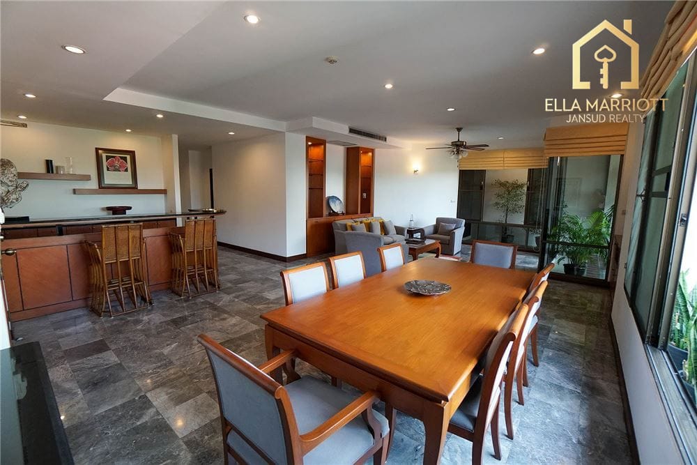 Cozy 3-Bedroom Low-Rise Apartment in Prime Sukhumvit 5