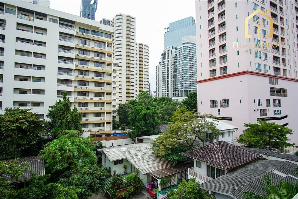Cozy 3-Bedroom Low-Rise Apartment in Prime Sukhumvit 9