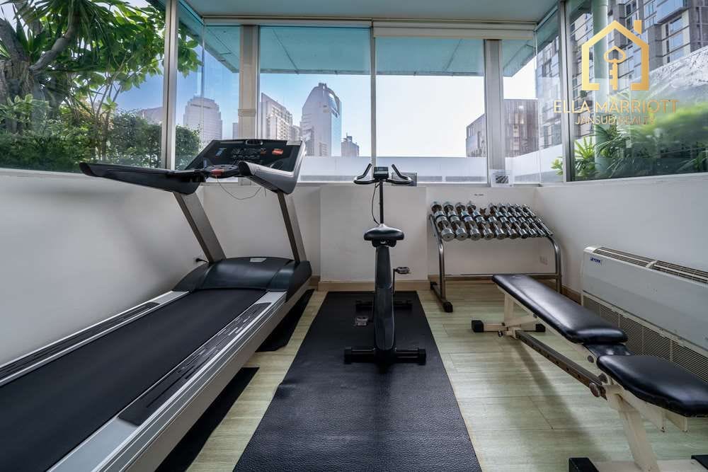 1 Bed Studio Condo for Sale, 7 Mins Walk to BTS Thonglor 18