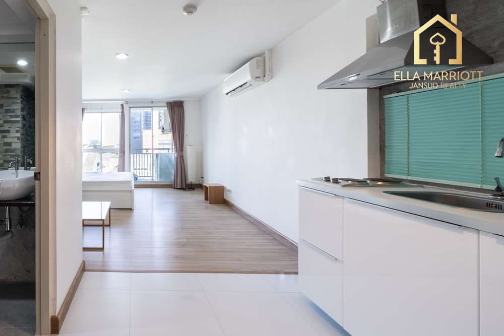 1 Bed Studio Condo for Sale, 7 Mins Walk to BTS Thonglor 4