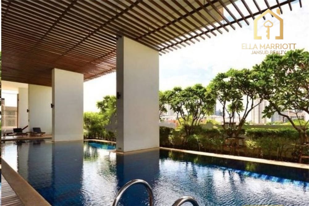 Spacious 3+1BR Condo on High Floor in Sukhumvit 39 | 215sqm | Tennis Court | Near BTS 20