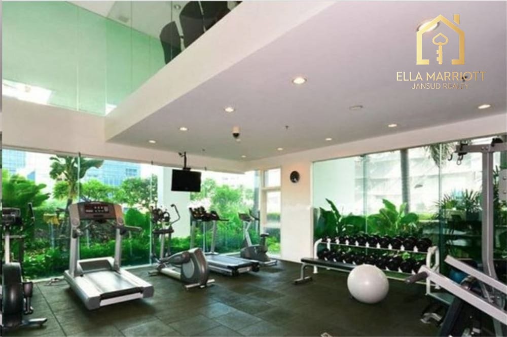 Spacious 3+1BR Condo on High Floor in Sukhumvit 39 | 215sqm | Tennis Court | Near BTS 21
