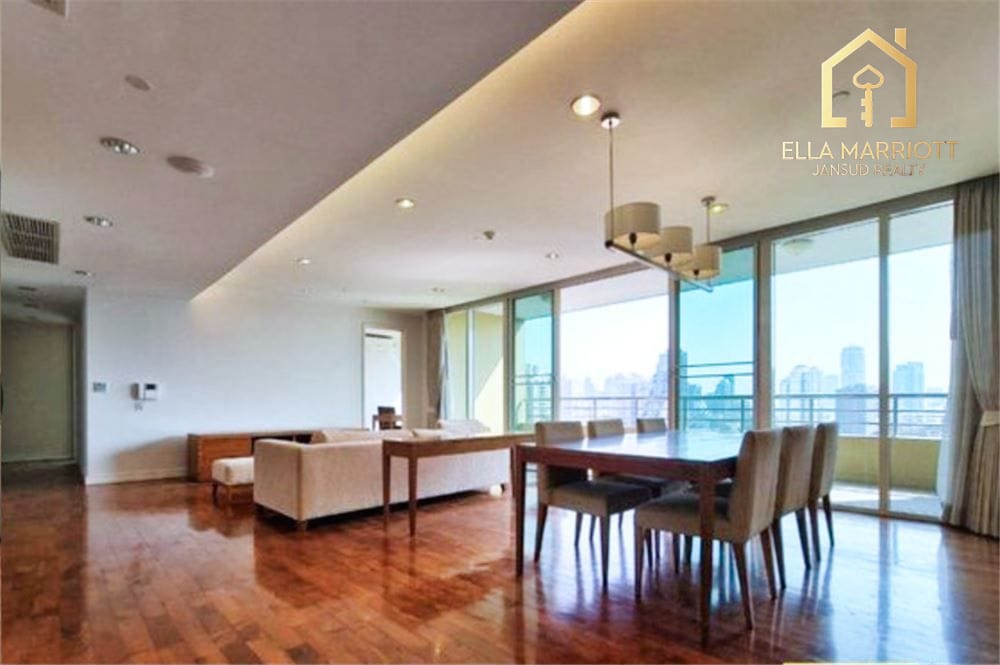 Spacious 3+1BR Condo on High Floor in Sukhumvit 39 | 215sqm | Tennis Court | Near BTS 3