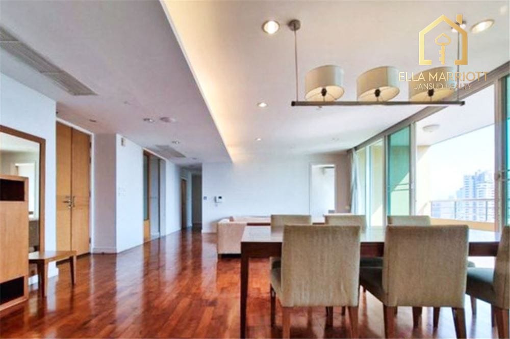 Spacious 3+1BR Condo on High Floor in Sukhumvit 39 | 215sqm | Tennis Court | Near BTS 4