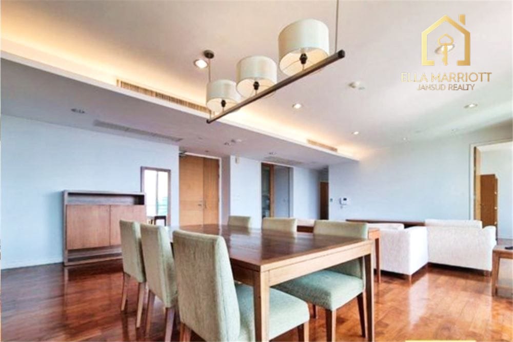 Spacious 3+1BR Condo on High Floor in Sukhumvit 39 | 215sqm | Tennis Court | Near BTS 5
